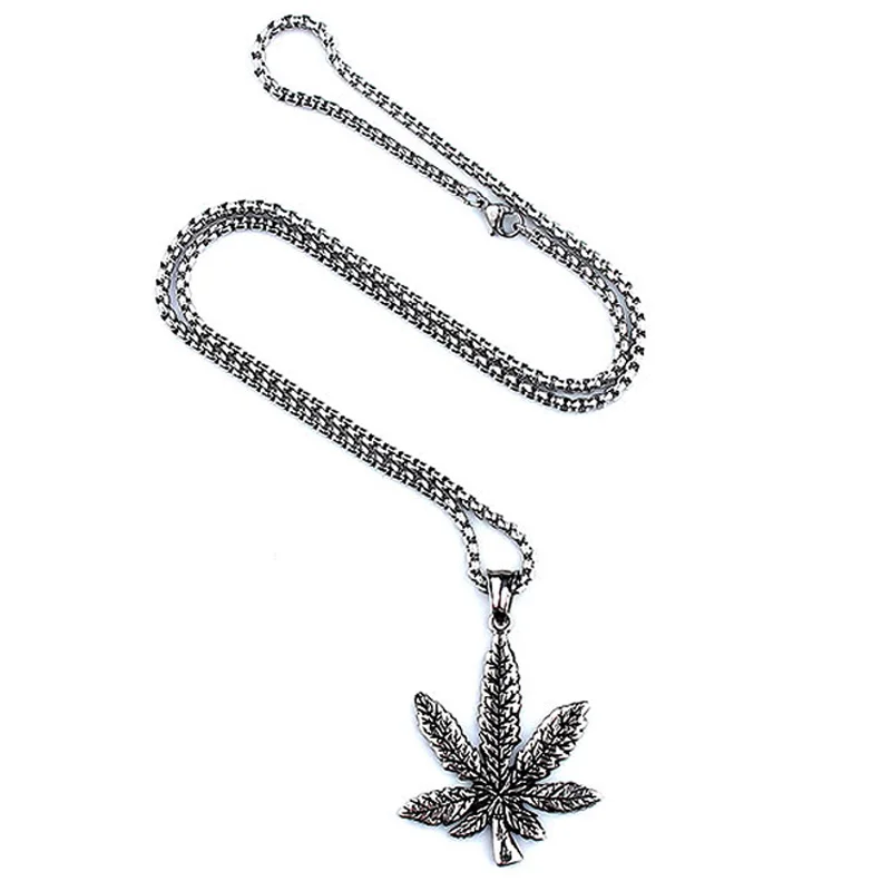 

Fashion Maple Leaf Ma Ye Pendant Necklace Stainless Steel Neutral Men and Women Necklace Jewelry Accessories Wholesale new