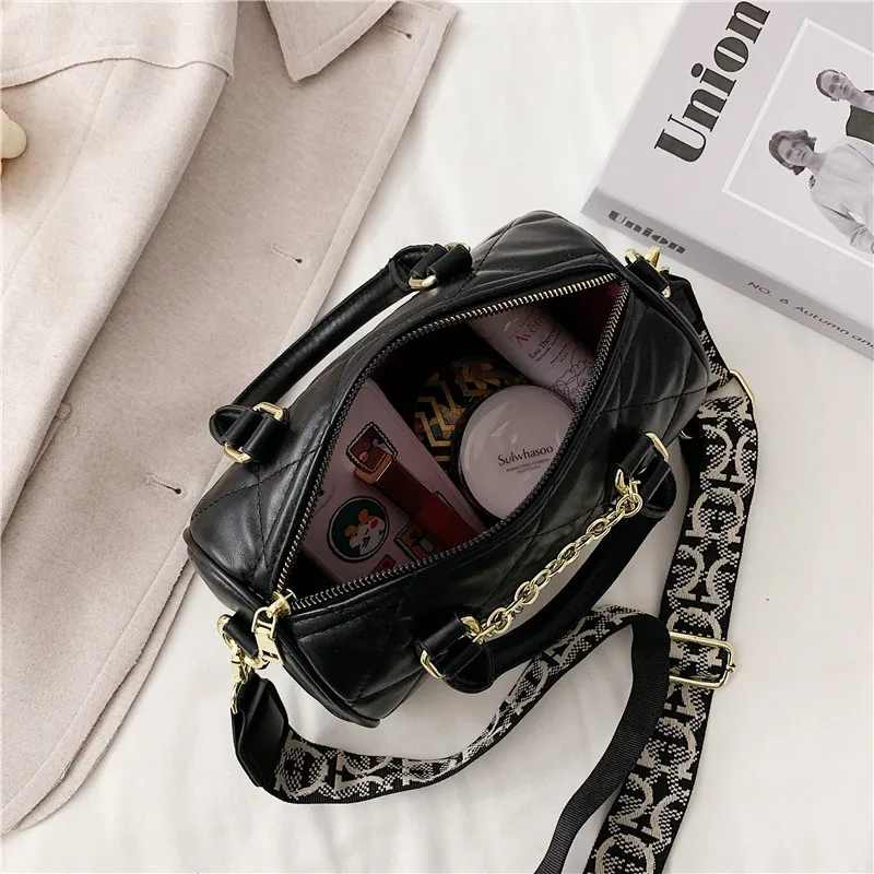 

Classic Black Plaid Boston Tote Bags for Women Quality Leather Shoulder Handbag Ladies Diamond Lattice Wide Strap Crossbody Bag