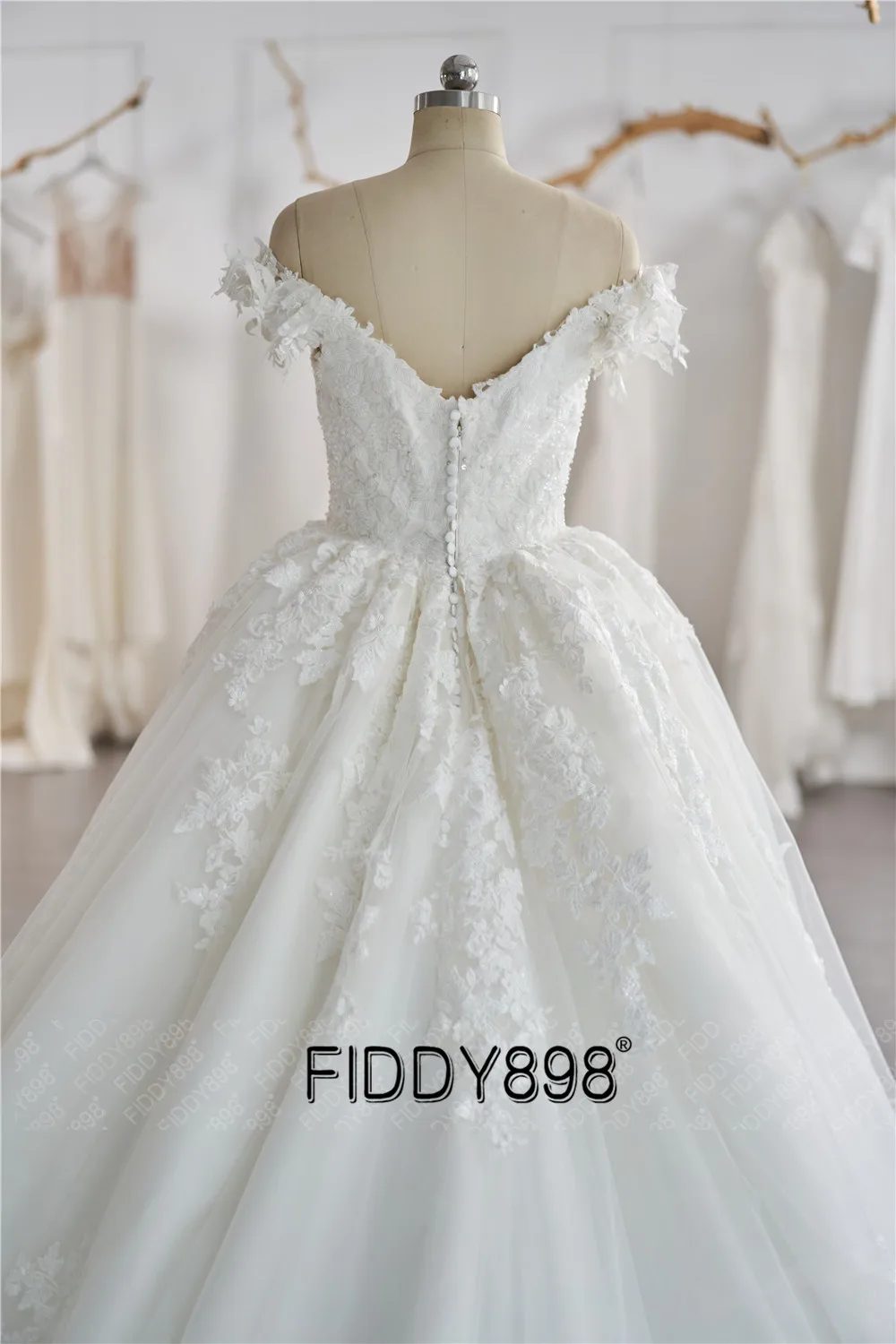 Luxury Ball Gown Wedding Dresses 2021 Off-Shoulder Beaded 3D Flowers Wedding Gown for Women Elegant vestido de noiva