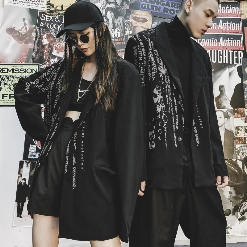 

Hop Hip Letter Graffti Suit Coats Men Women Black Streetwear Gothic Punk Jacket Coats 2021 Harajuku Techwear WB204
