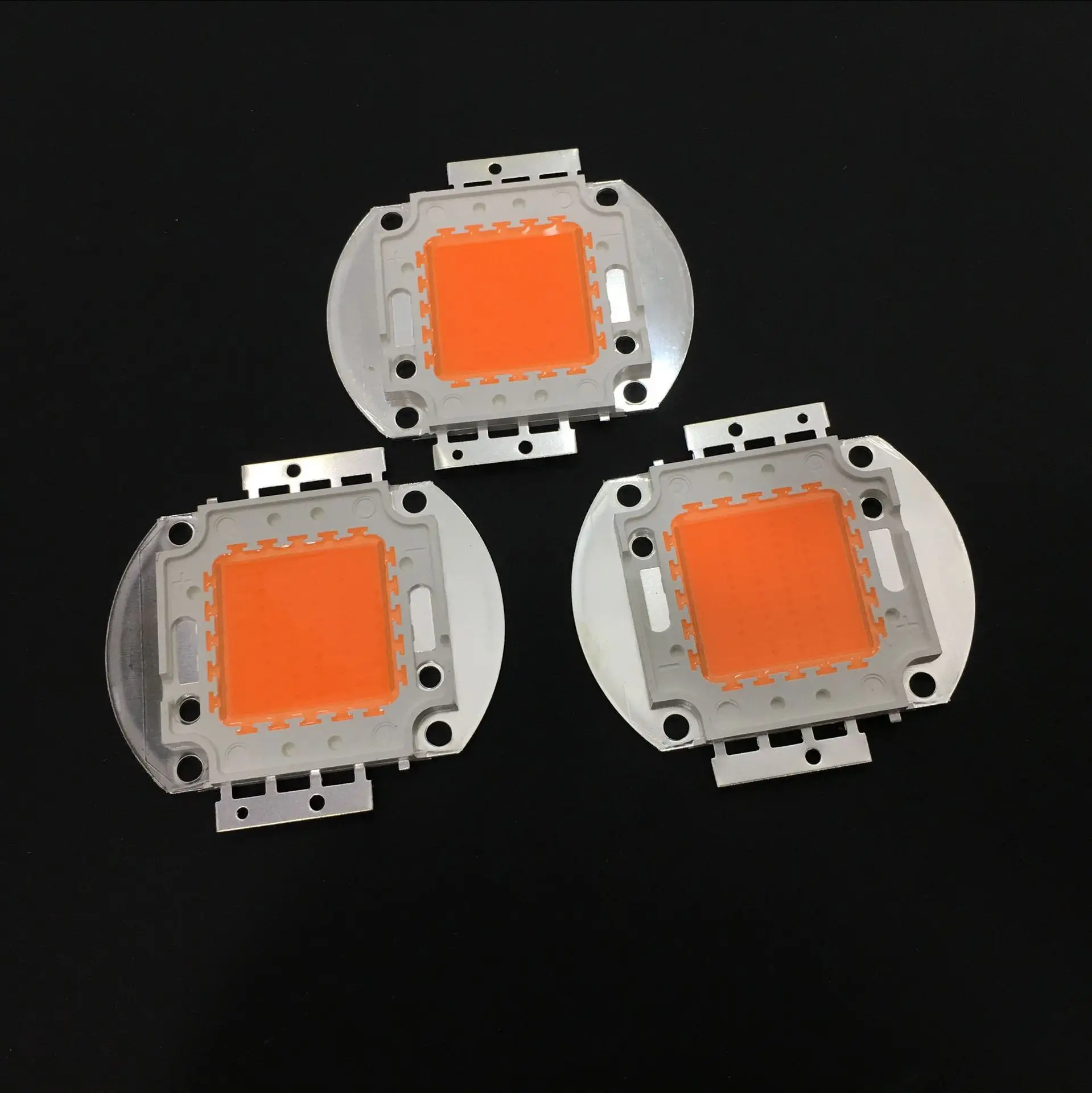 

Manufacturers supply 12V full spectrum lamp 400NM 840NMLED plant beads 10W 20W 32W 48W plant growth light LED chip