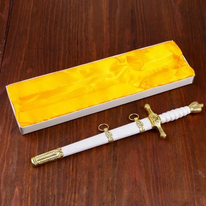 Кортик белый с золотой отделкой 35 см 258189 |