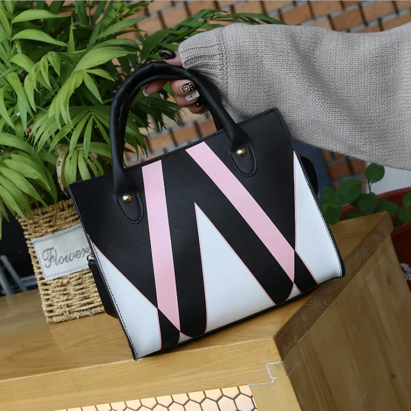 

2021 New Style Europe and America Cool Geometric Pattern Contrast Color PU Hand Women's Shoulder Bag