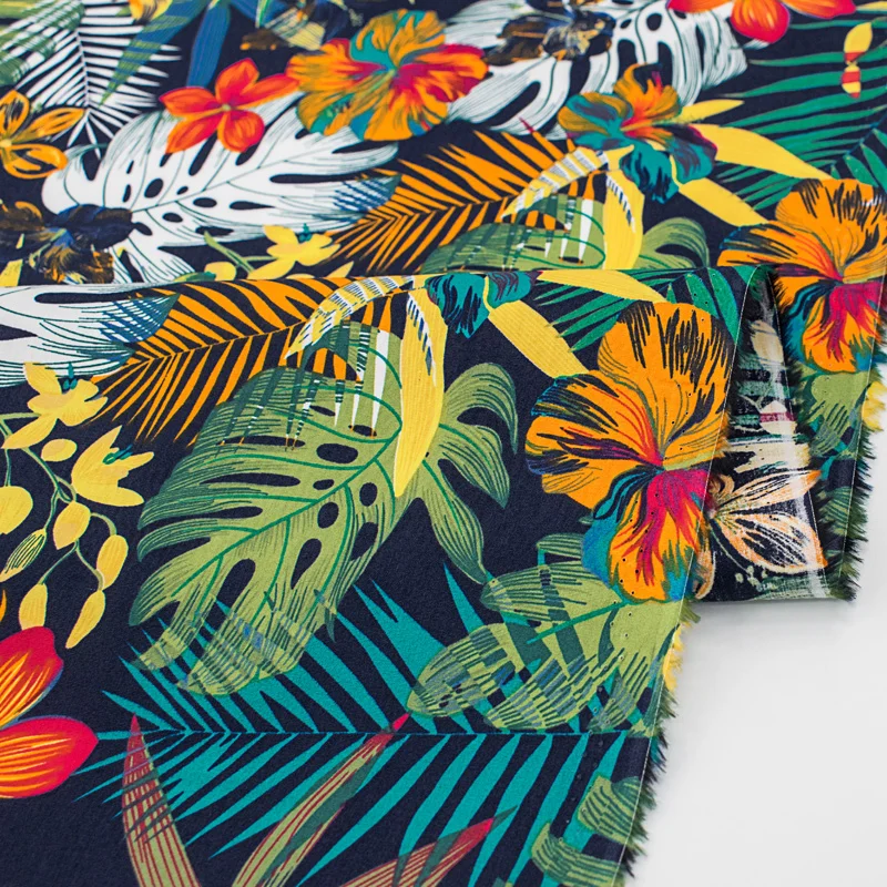 Листья и цветы на темно-синей чистой ткани Для платья тканевые штаны Шитья | Дом