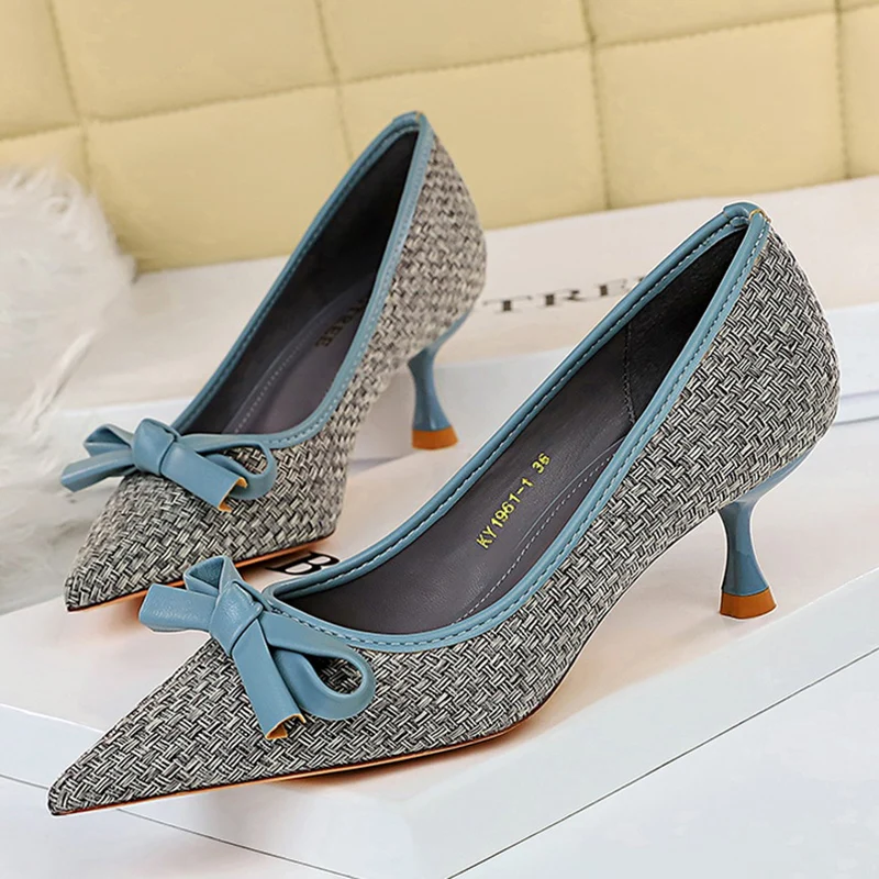 

Туфли-лодочки женские на низком каблуке 6 см, с бантом-бабочкой и острым носком