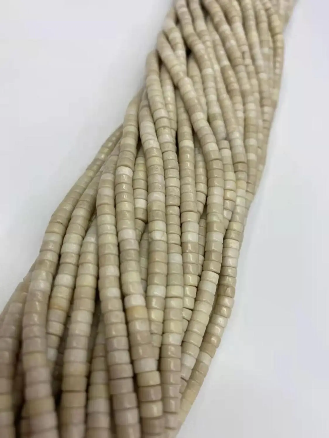 Натуральный кристаллический белый ископаемый шестигранный резной камень AAAA