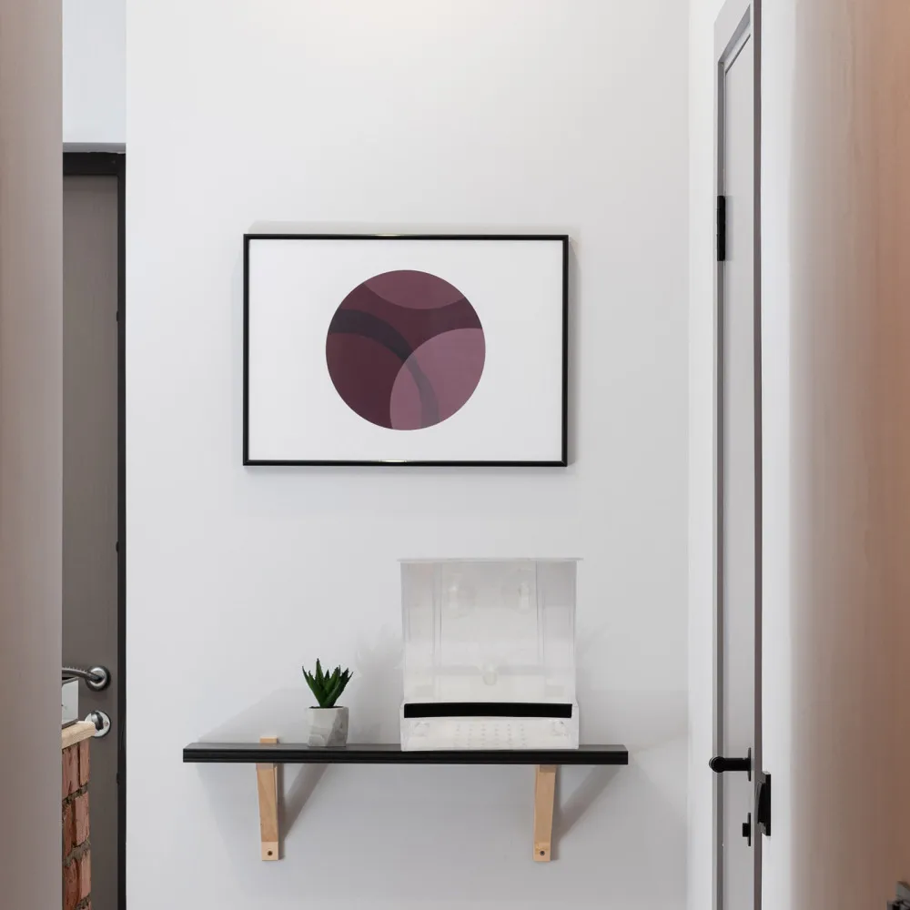 

1pc Suction Cup Design Bird Food Dispenser Outdoor Bird Food Feeding Container