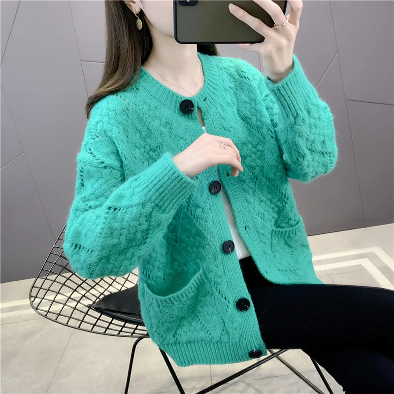 Кардиган вязаный однотонный с круглым вырезом и карманами [208265] 55 |