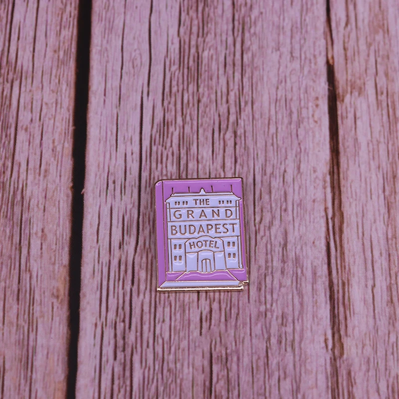 Брошь для гостиницы «grand budapest» в стиле фильма «Wes Anderson»