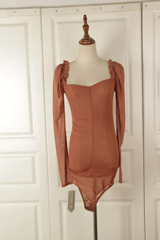 Весенняя французская нишевая ретро-футболка с квадратным вырезом и сетчатыми