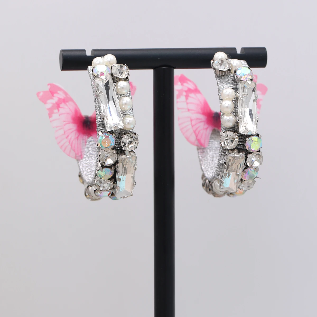 

New European and American Fashion Style Elegant Ladies Irregular Zircon Creative Hand-woven C-shaped Zircon Earrings Jewelry