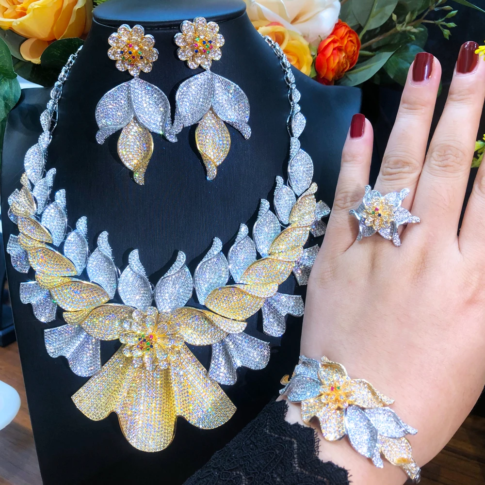 Комплект из колье и серёг с кольцом