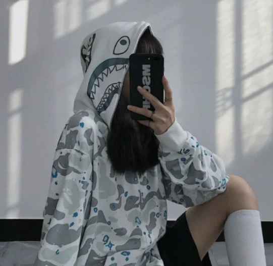 Толстовки с принтом Молодежная Толстовка начесом Bape Shark Мужские и женские