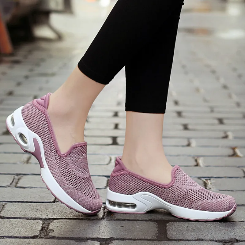 Легкие женские кроссовки Goln saсовки без шнурков яркие большого размера новая