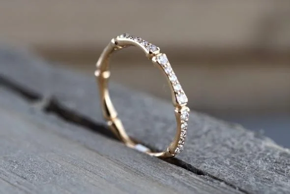 Женское кольцо на палец розовое золото с кристаллами | Украшения и аксессуары