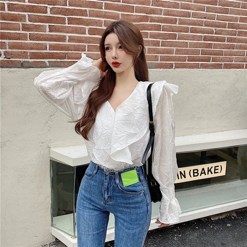 

Blouse Women 2021 Spring New Folds Ruffled Flared Sleeve Shirt V Neck Short Blouse Fashion Slimming Top White Blusa Feminina