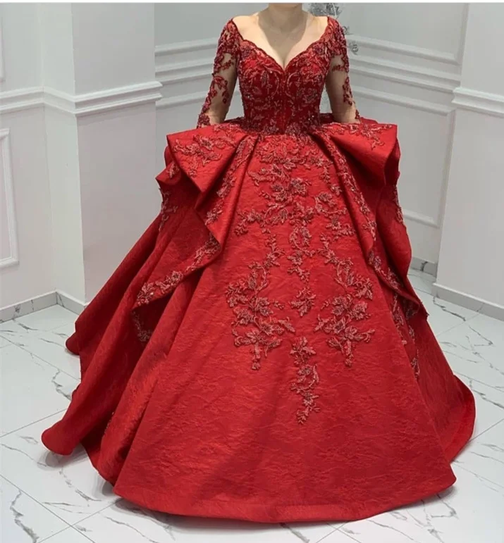 

Luxury Arabic Muslin Red Wedding Dress Long Sleeve Ball Gown Tired Hemline Sweetheart Button Back Wedding Gowns Bride Mariage