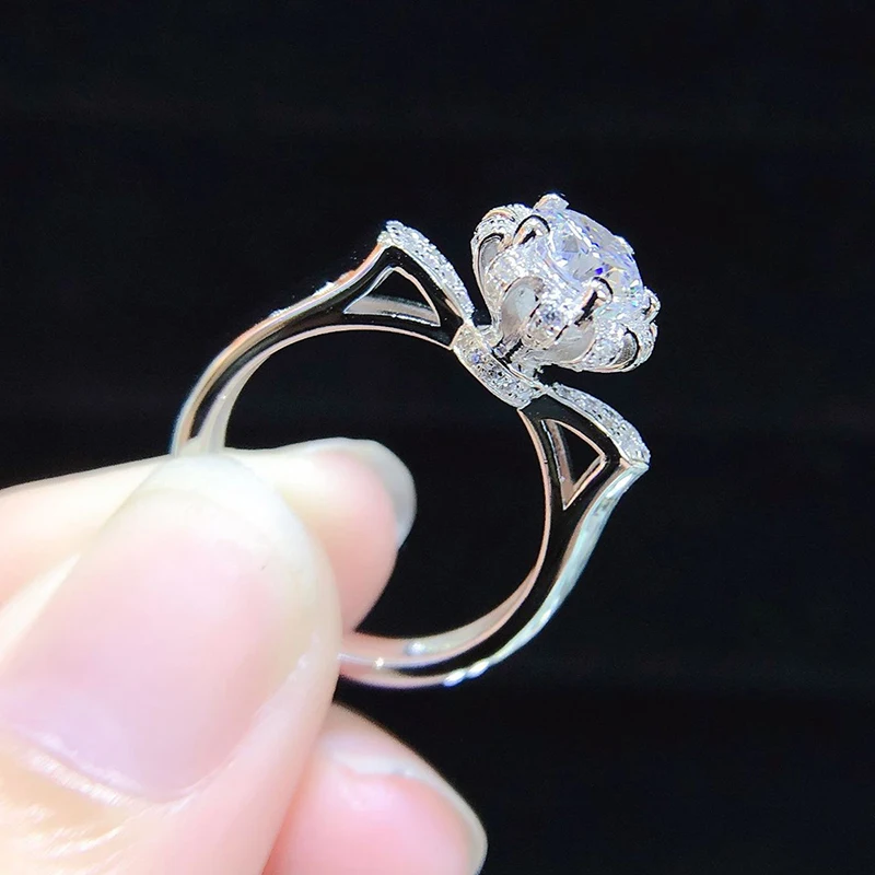 Классическое 1.2ct созданное муассанит обручальное кольцо с короной для женщин