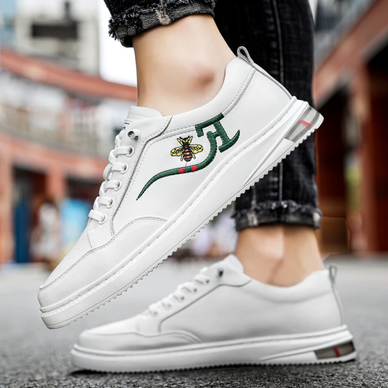 Harga Sneakers Kasual Kulit Pria Populer Sepatu Kasual Dewasa Nyaman Sepatu Jalan Karet Untuk Pria Alas Kaki Merek Pria Dapat Dipakai