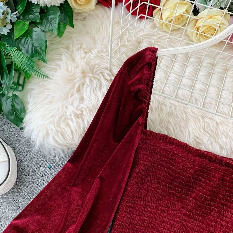 Велюровая блузка с пышными рукавами и квадратным вырезом элегантные женские