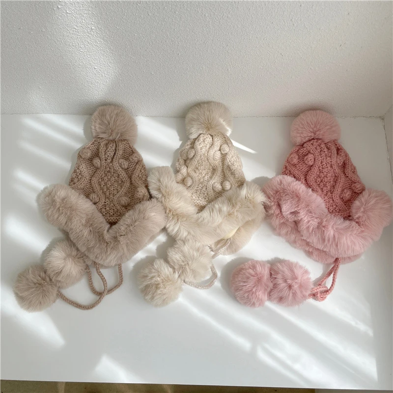 Детская вязаная шапка с большими помпонами однотонная Теплая Шапка-бини