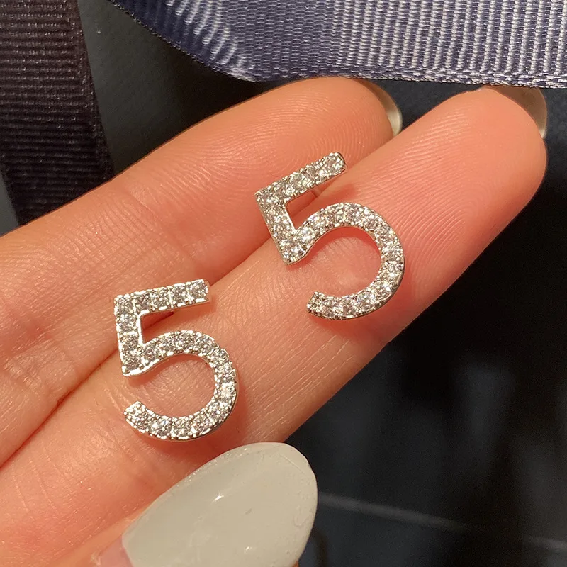 

Корейские модные простые серьги-гвоздики с буквами и цифрами 5, ювелирные изделия для женщин