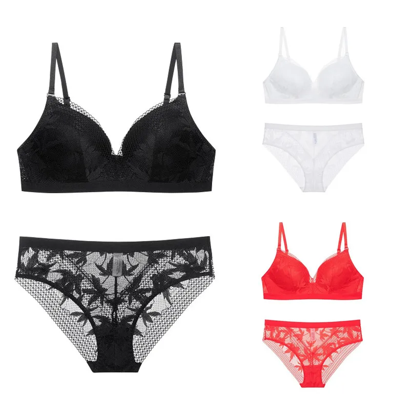 Sexy Lace Wire Free Breast Gather Lingerie Set Comfortable Women Underwear Triangle Cup Chest Pad Push Up Bra Set