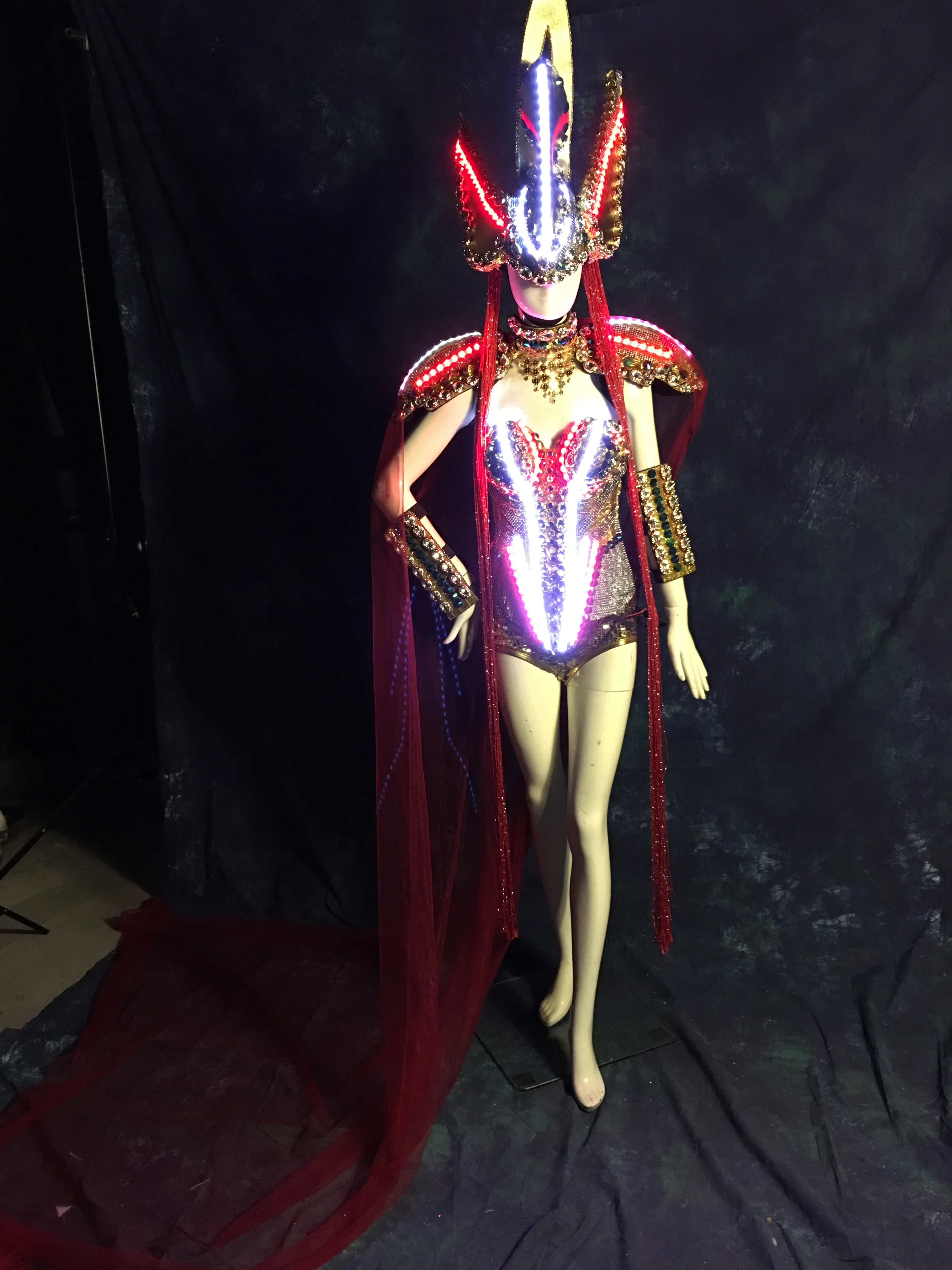 Технологии будущего светодиодные золотые костюмы воина для девочек бар рай