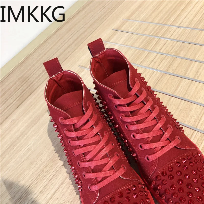 Женские и мужские высокие кроссовки с заклепками повседневная обувь для пар на