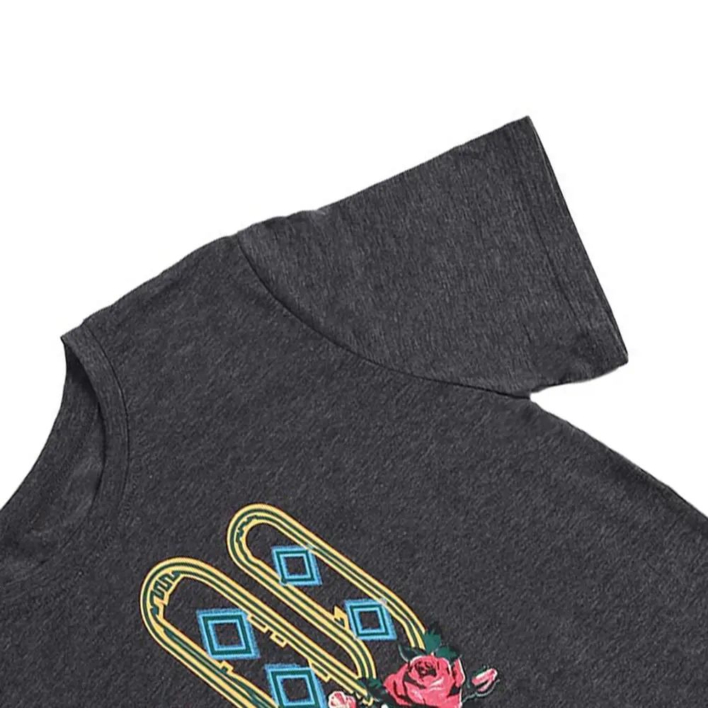 Женская футболка с короткими рукавами изображением кактуса и черепа в стиле