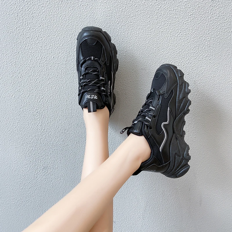 

2021 Fashion Brand Running Sneakers Womens Breathable Training Shoes Women White Thick Soled Womens Walking Shoes Size 35-40