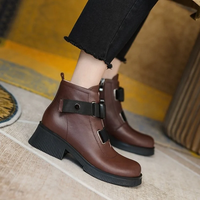 Pаспродажа Кожаные Ботинки Martin на толстой подошве внутри и снаружи, новые стильные короткие ботинки, повседневные женские ботинки с пряжкой и круглым ...