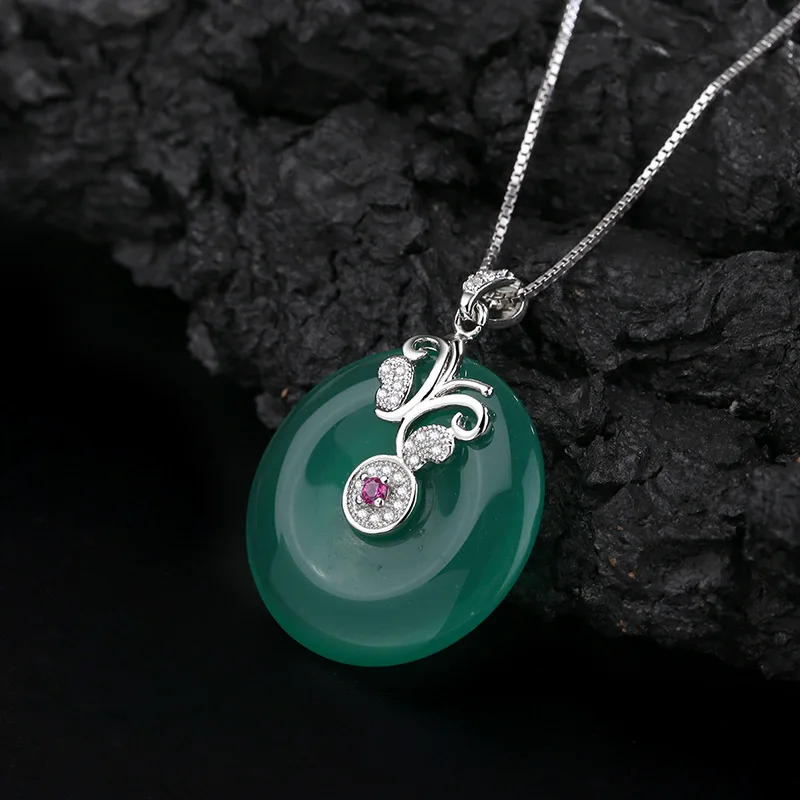

Ethnic wind pendant retro temperament chrysalis pendant safety buckle emerald mother's day gift to my mother