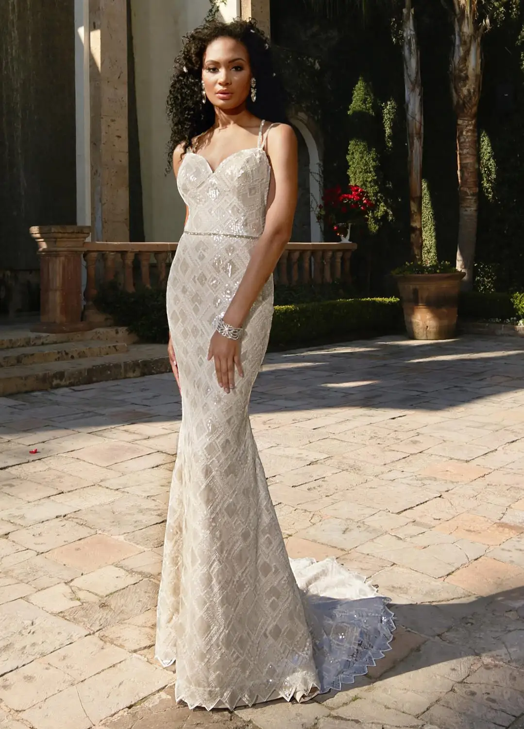 Женское свадебное платье с юбкой годе кружевное на тонких бретельках