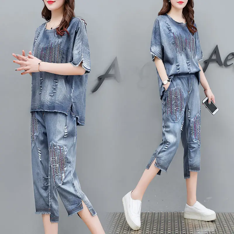 Женский джинсовый костюм с вышивкой свободный спортивный из двух предметов