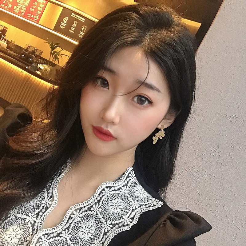 

Matte Gold Geometric Leaf Drop Earrings For Women Fashion Party Classic Vintage Pendant Unusual Earrings 2021Trend Jewelry Gift