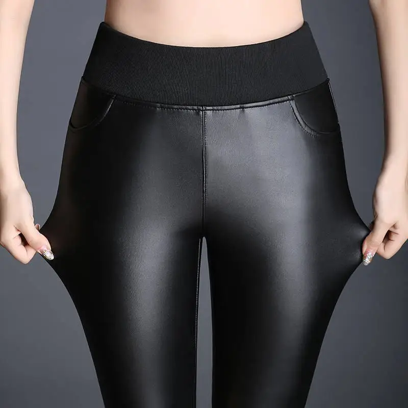 2019 зимние женские теплые бархатные кожаные зауженные брюки из искусственной