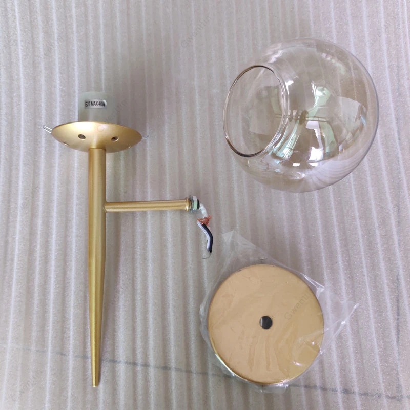 Современный настенный светильник в виде стеклянного шара скандинавский