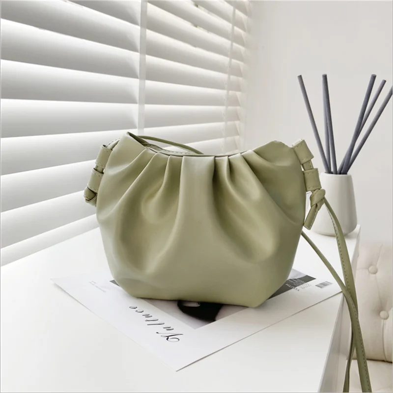 

Women's Premium Shoulder Bag 2021 New Fashion Niche Design Messenger Bag Female Wild Western Style Female Bag Mini Cloud Bag