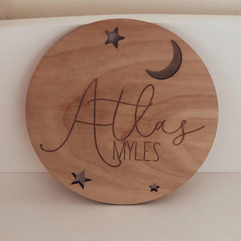 Индивидуальный знак имени ребенка в виде луны и звезд деревянный лазерный