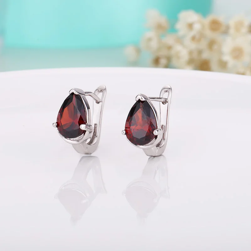 4-silver Женские простые серьги с фианитом MAIKALE, маленькие серьги-гвоздики золотистого/серебристого цвета с драгоценным камнем в форме сердца, ювелирные изделия для вечеринки - Окраска металла: 4-silver