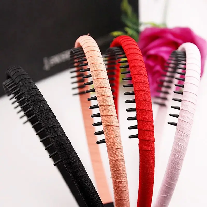 Цветная атласная повязка для волос покрыта смолой с головными повязками