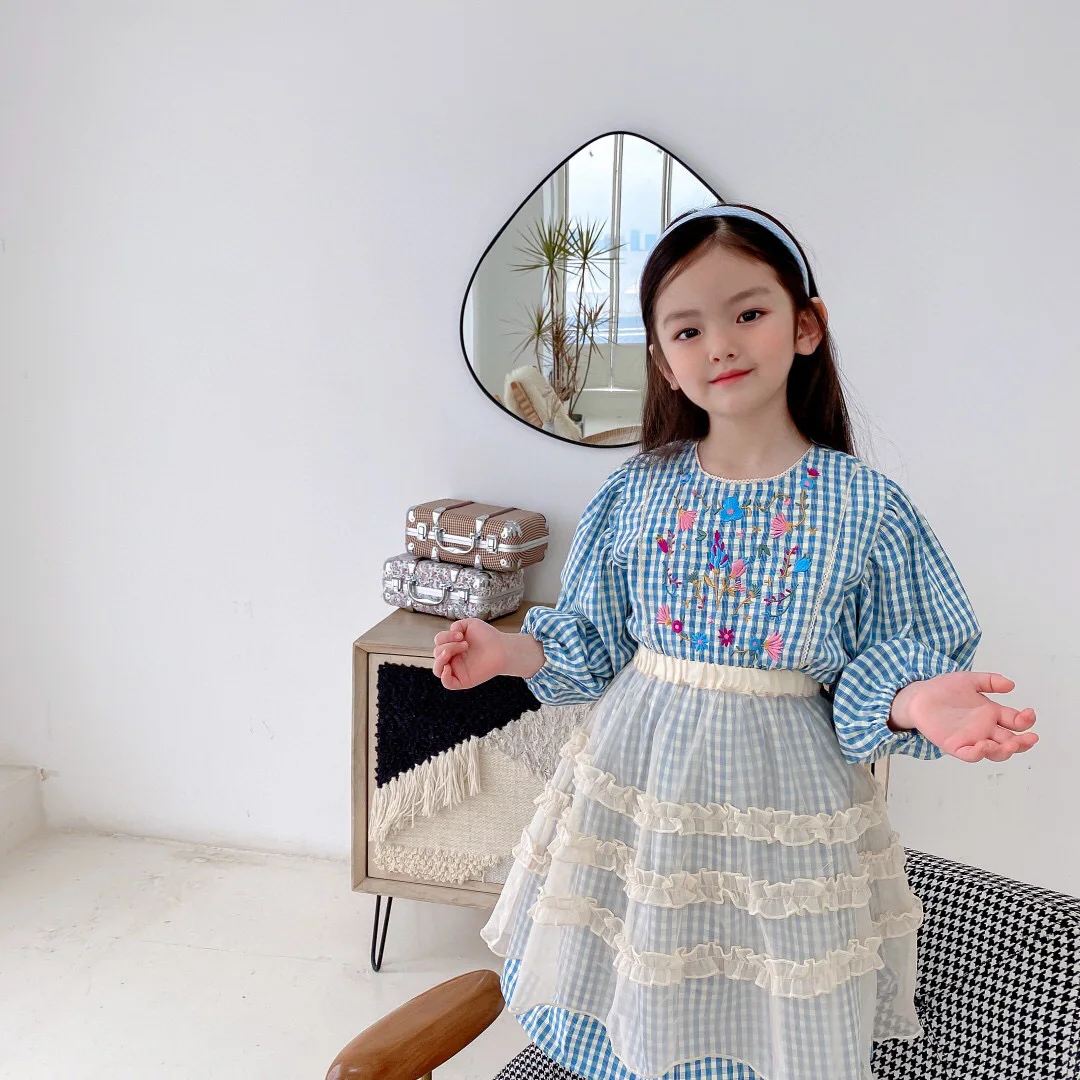 

Детское платье с длинным рукавом, с цветочной вышивкой, синего, белого цветов, в клетку, милые платья для маленьких девочек, 2021