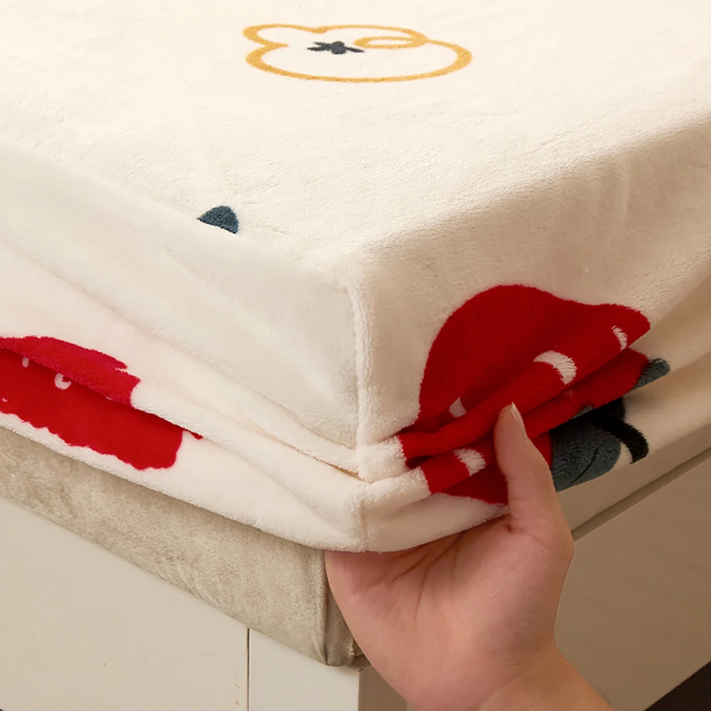 

New Style Super Warm 100% Polyester MicrofiberElastic Fitted Sheet Quilt Cover Bed Cover Suitable For King Size