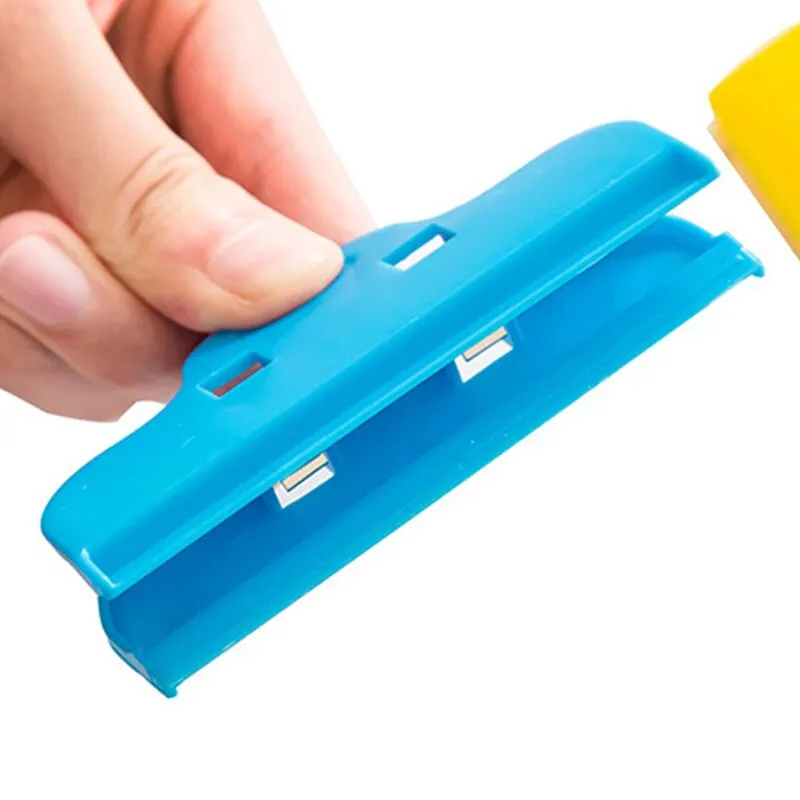 

Diamond Painting Accessories Strong Clips to Hold Diamond Painting and A4 Light Pad Convenient to Use Cross Stitch Tools