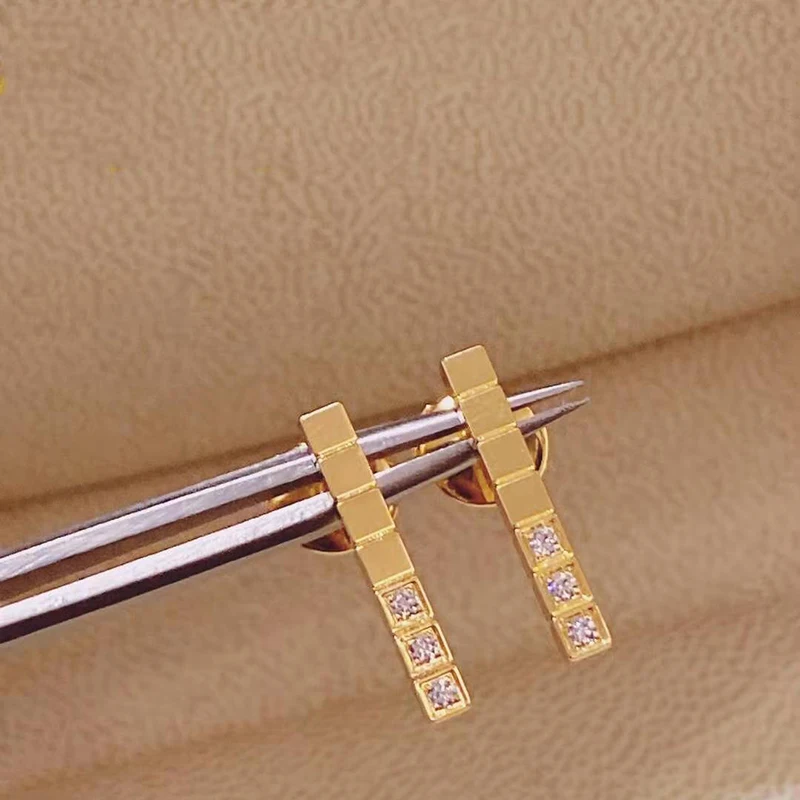 

Female S925 sterling silver urban modern style noble, refined and elegant design concept square zircon earrings