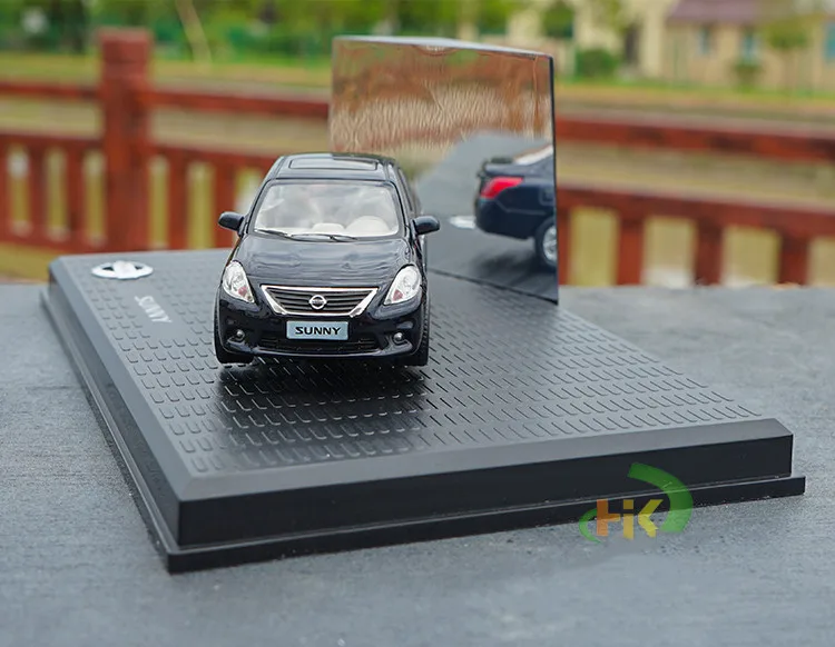 Высококачественная оригинальная модель из солнечного сплава 1:43 Nissan, коллекция подарков для моделирования, Литые металлические Автомобильные украшения