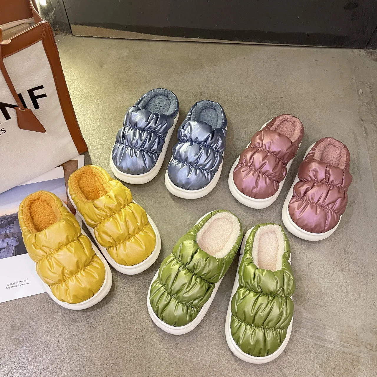 Winter Slippers Women Furry Slippers Waterproof Warm Cozy Faux Fur Indoor Floor Slides Flat Soft Female Casual Home Footwear