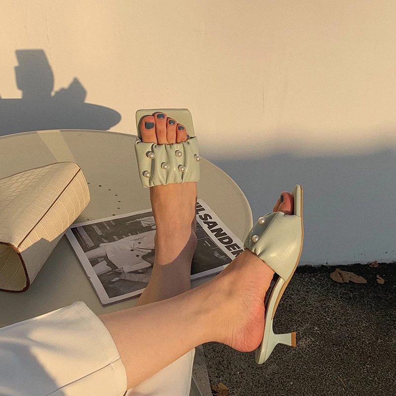 

2021 New Arrivals Summer Women Open Toe Sandals Slides Slip On Thin Low Heels Elegant Pearl Slides Beach Shoes Flip Flops Yellow