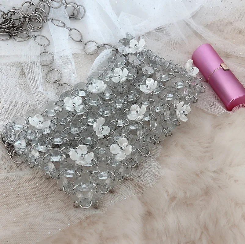 Прозрачная женская сумка с кристаллами и бусинами открытая круглая на цепочке